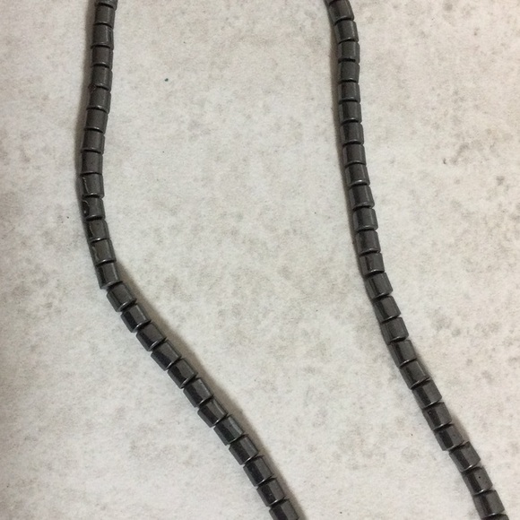 Hematite bead necklace with double heart - Picture 5 of 7